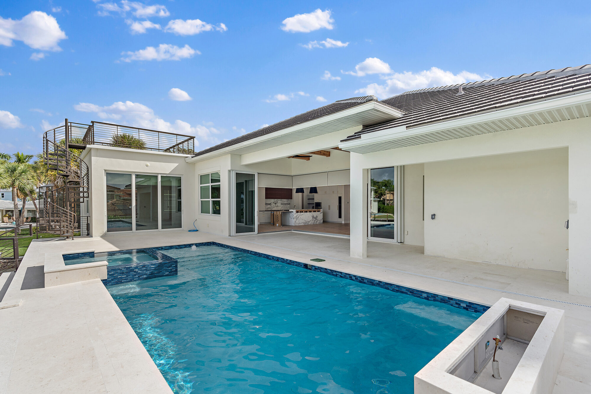 The Pointe 27